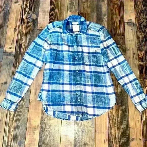 Women’s American Eagle Boyfriend Fit flannel size small - Picture 1 of 5